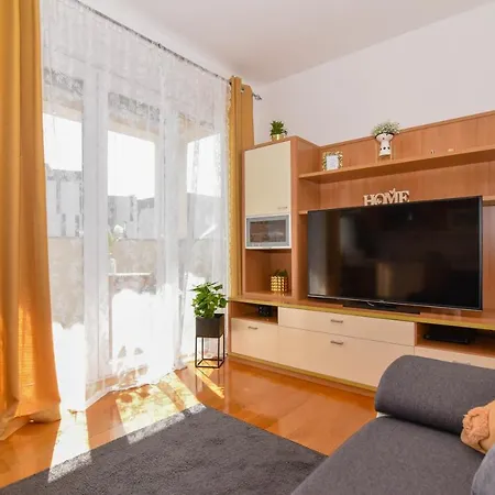 To&ni Free Parking زادار