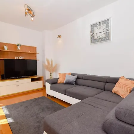 To&ni Free Parking Apartment